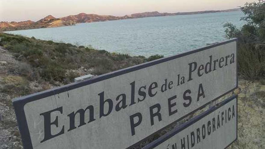 El embalse de La Pedrera no está incluido en el catálogo de humedales.