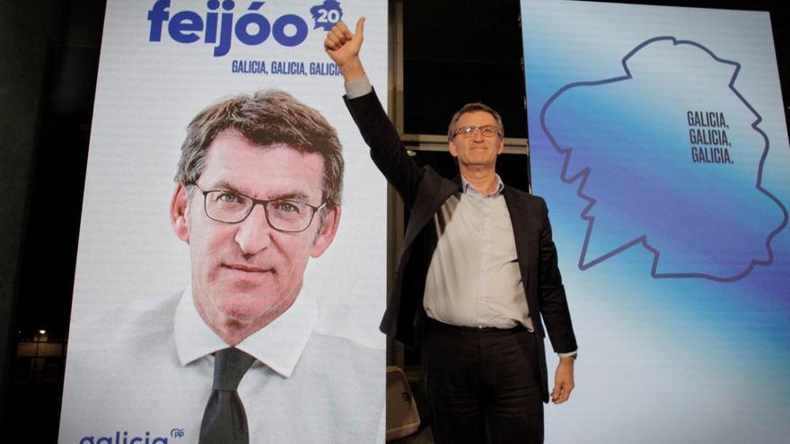 Feijóo en el arranque de la campaña electoral en A Coruña.