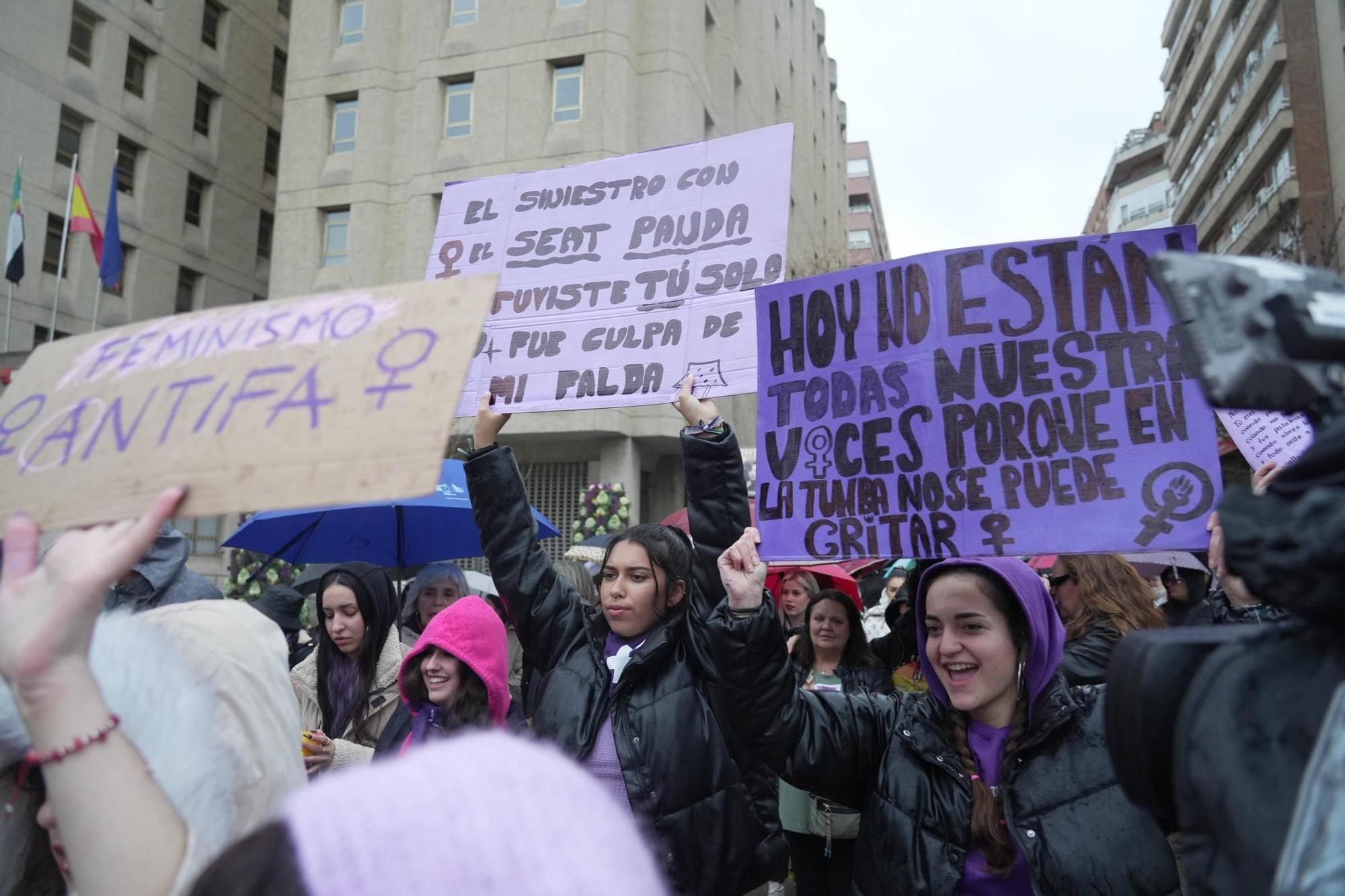 8M en Badajoz: Las mujeres gritan "se acabó"