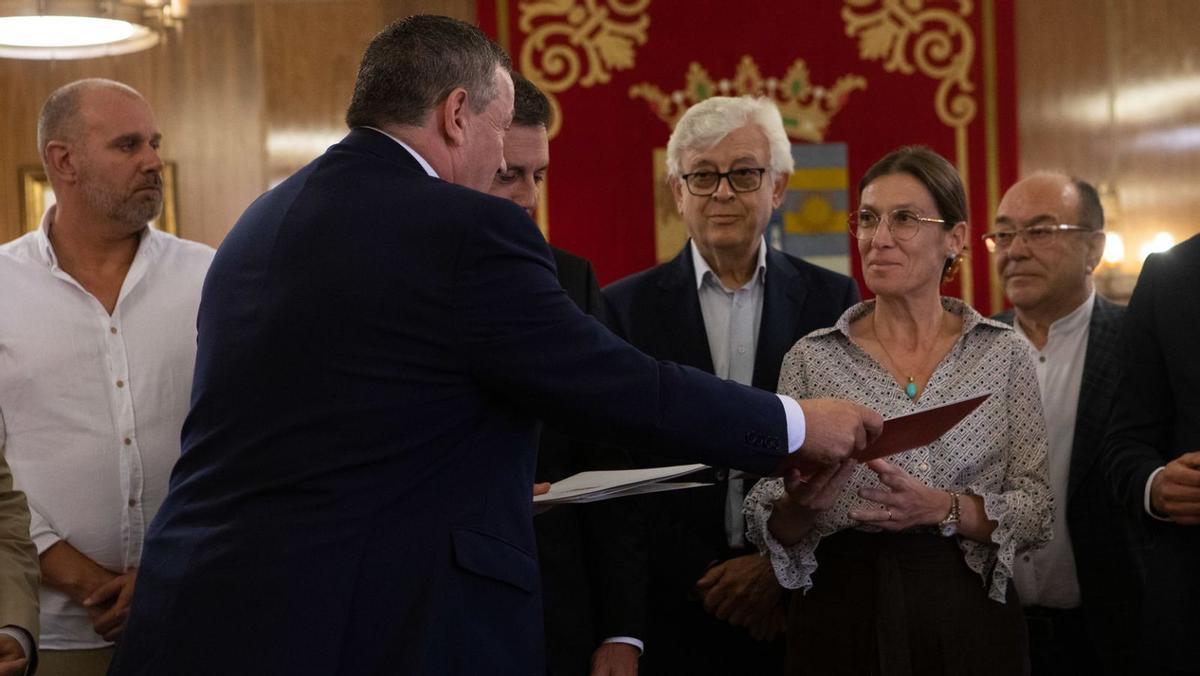 Firma de la declaración institucional en apoyo a la línea Oporto-Braganza-Zamora-Madrid. | Ana Burrieza