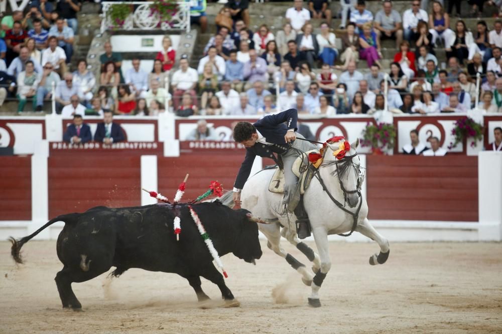 Rejoneo en la feria taurina de Begoña.