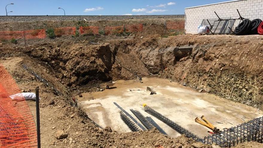 Las obras del doble túnel bajo la vía del tren y del antiguo Hospital de San Miguel van a buen ritmo