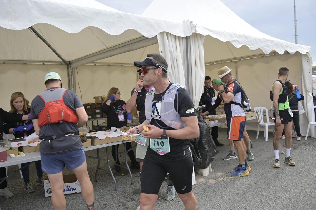 La Ultrahélike de 2024 en una zona de avituallamiento