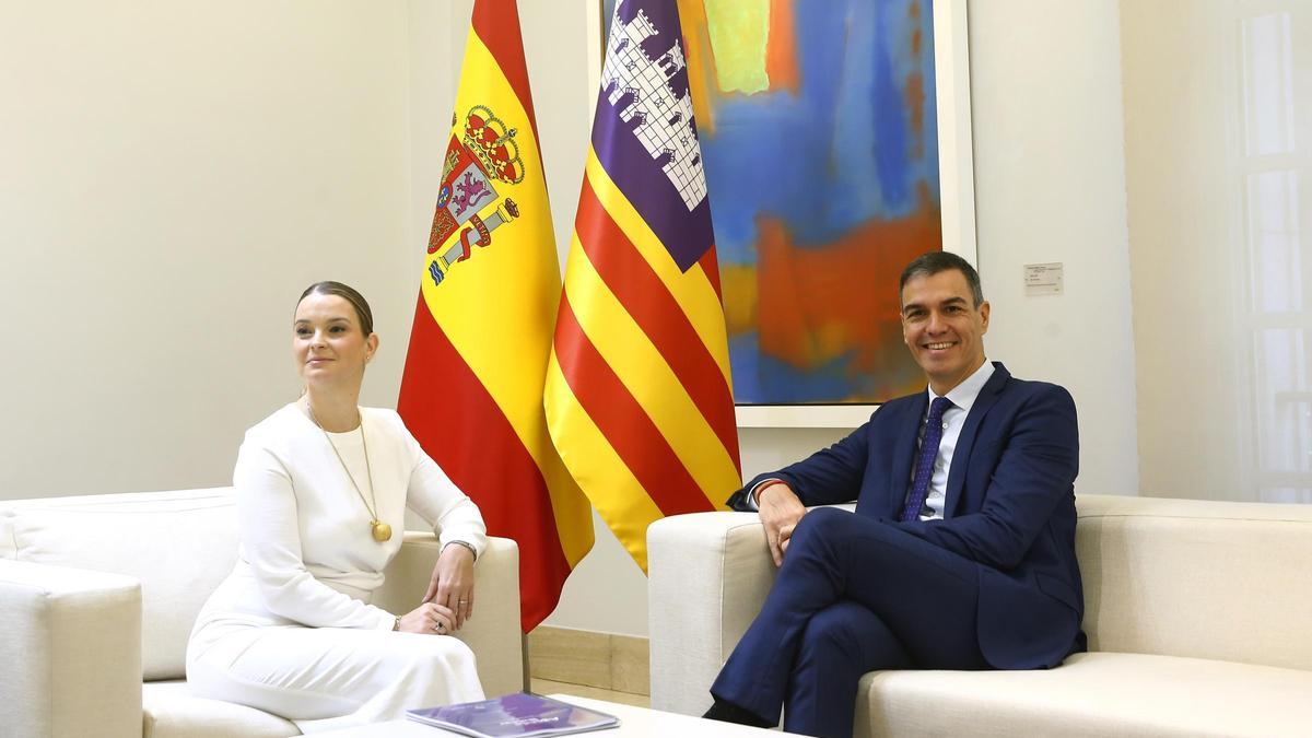 El último encuentro entre Pedro Sánchez y Marga Prohens.