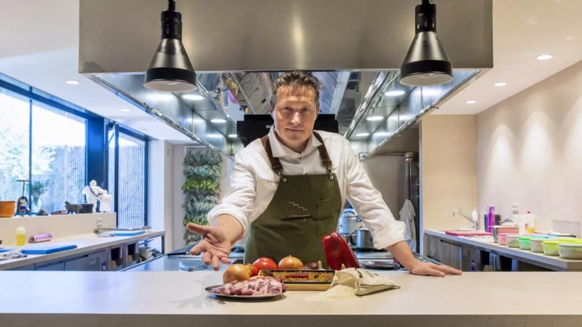 El cocinero Kiko Moya, en L'Escaleta.
