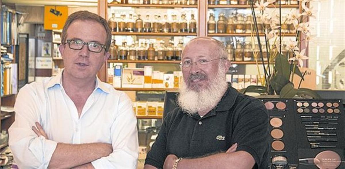 La saga Oller Anàlisis i fàrmacs des del 1860FERRAN OLLER ÉS EL FARMACÈUTIC TITULAR I ESPECIALISTA EN ANÀLISIS CLÍNIQUES A L’EMBLEMÀTICA FARMÀCIA DE LES CORTS (CONCÒRDIA, 3) La saga Oller Anàlisis i fàrmacs des del 1860FERRAN OLLER ÉS EL FARMACÈUTIC TITULAR I ESPECIALISTA EN ANÀLISIS CLÍNIQUES A L’EMBLEMÀTICA FARMÀCIA DE LES CORTS (CONCÒRDIA, 3)