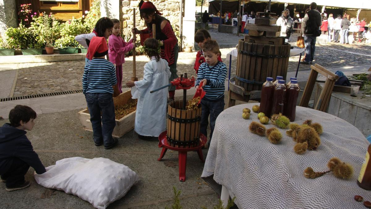 Imagen de archivo de la fiesta de la castaña en Villoria