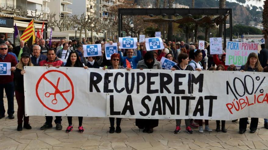 Manifestació a Blanes per demanar que &quot;deixi de privatitzar-se&quot; l&#039;hospital