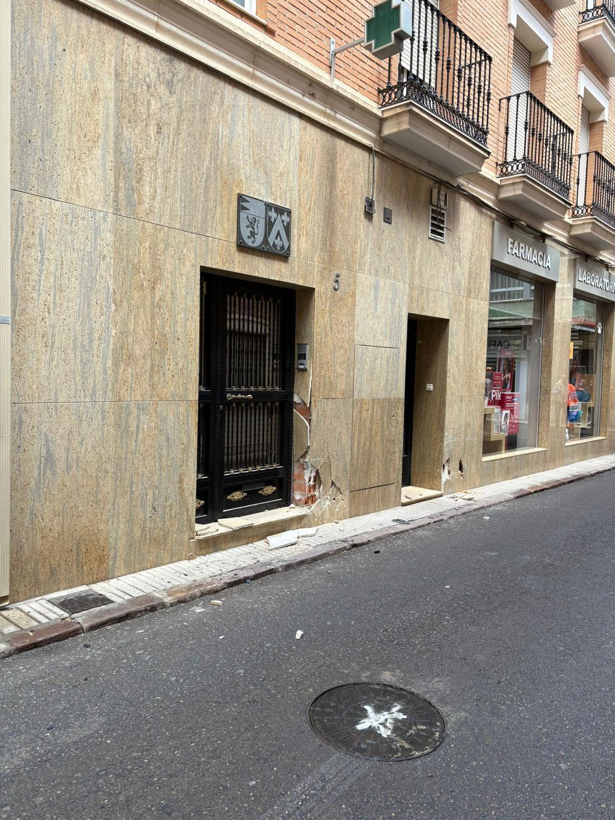 Daño en uno de los inmuebles.