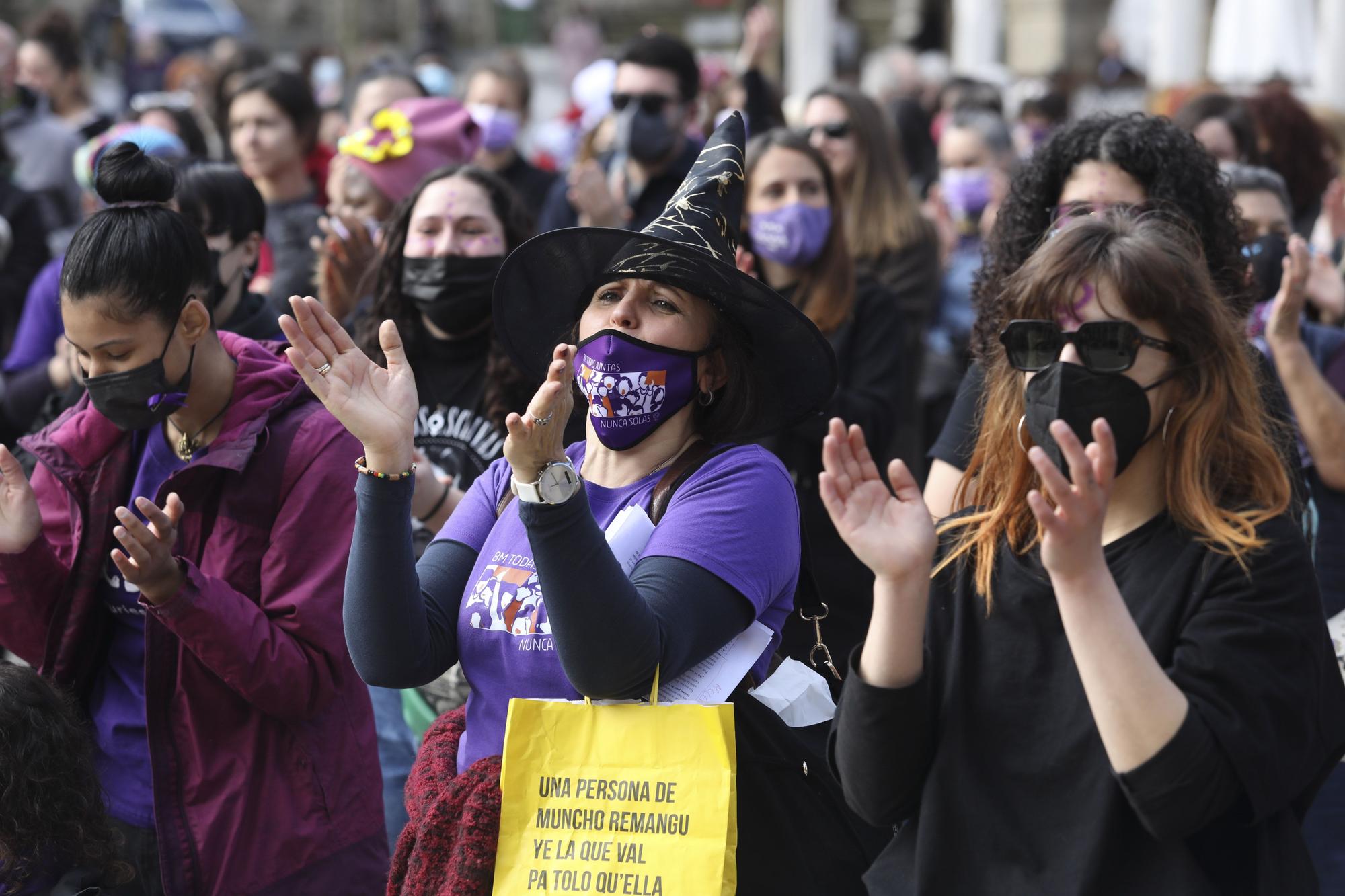 EN IMÁGENES: Así se vivió el Día de la Mujer (8M) en Avilés