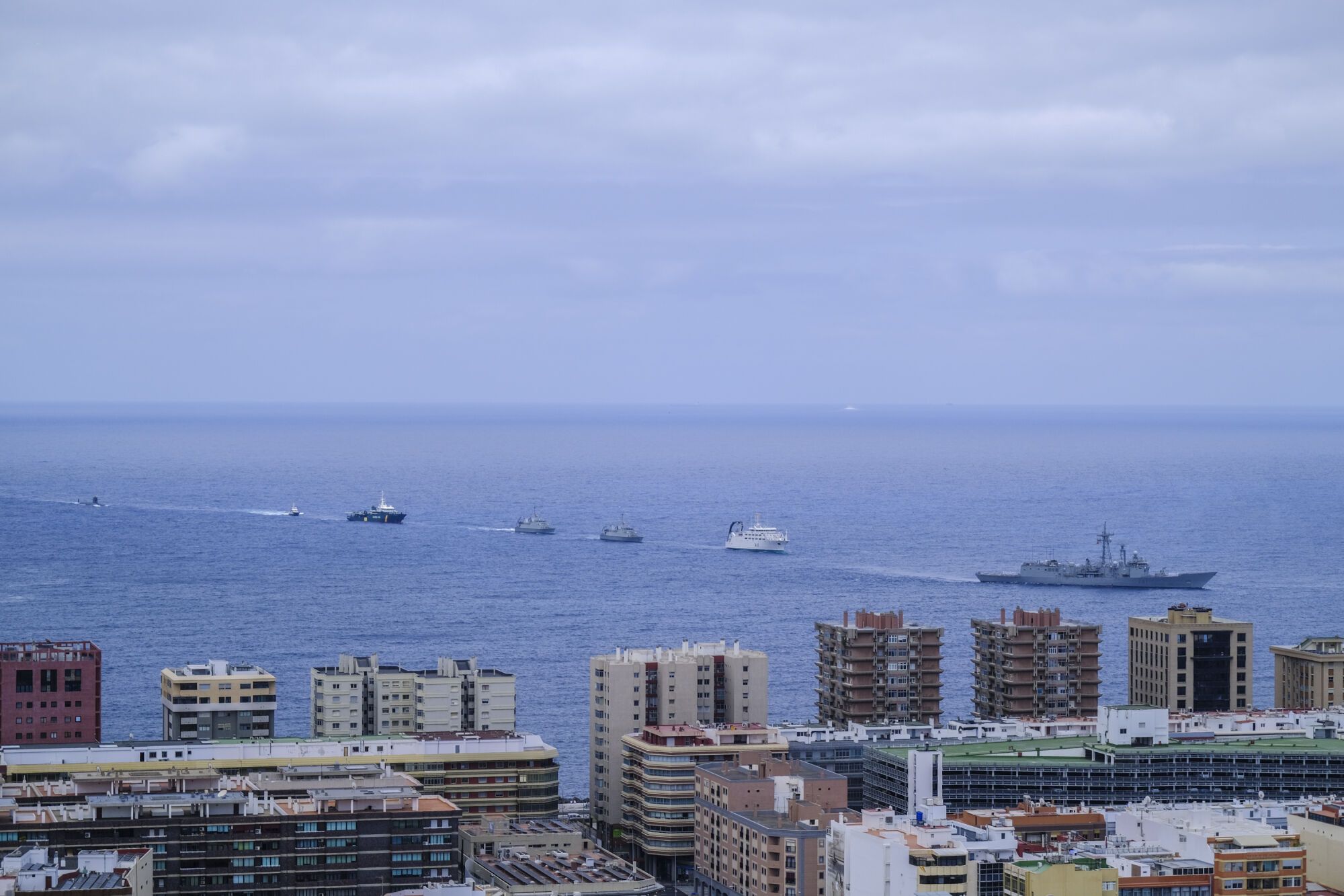 Los actos por el Día de las Fuerzas Armadas en Las Palmas de Gran Canaria, en imágenes