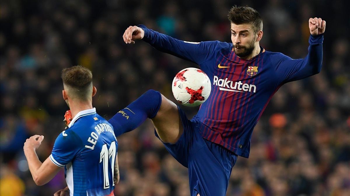 jmexposito41783933 barcelona s spanish defender gerard pique  r  challenges esp180203175022