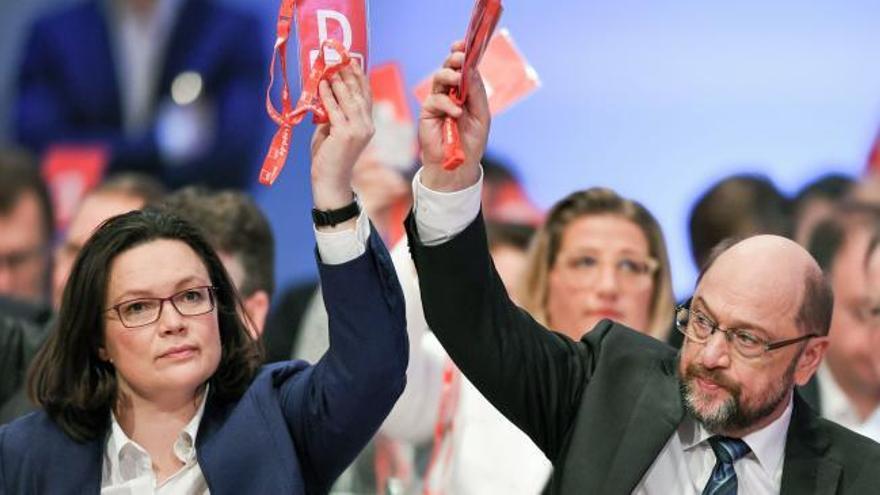 El congreso del SPD aprueba negociar con Merkel una gran coalición