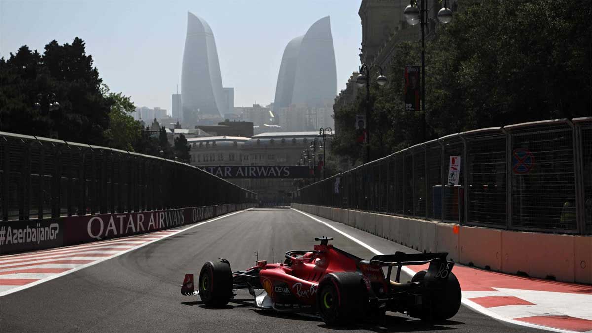 Charles Leclerc, en acción al volante del Ferrari en el circuito urbano de Bakú