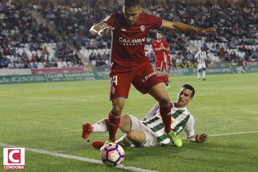 El Córdoba vence en el último suspiro al Zaragoza.