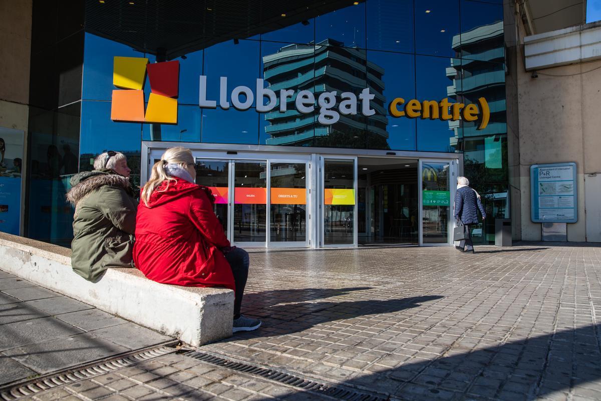 Claus per entendre el ‘David contra Goliat’ comercial que es lliura al Llobregat Centre de Cornellà