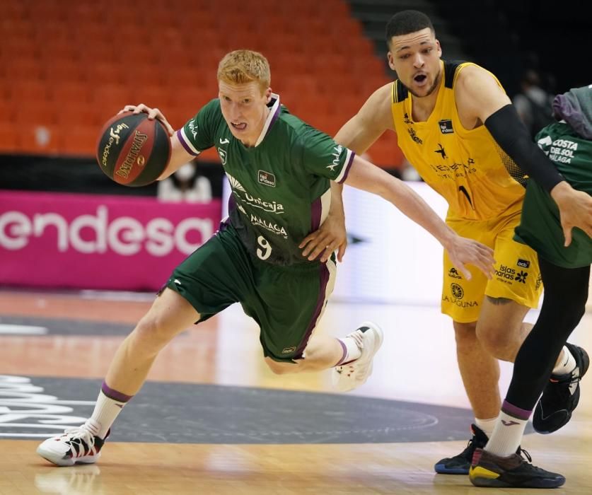 Partido entre el Iberostar y el Unicaja en la fase final de la Liga ACB.