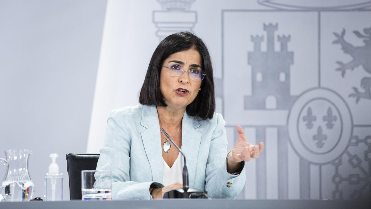 La ministra de Sanidad, Carolina Darias, durante la rueda de prensa posterior a la reunión del Consejo Interterritorial del Sistema Nacional de Salud, a 25 de agosto de 2021, en Madrid (España). La ministra de Sanidad y el director del Instituto de Salud