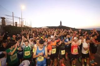 La Torre de Hércules se engalana por su carrera nocturna