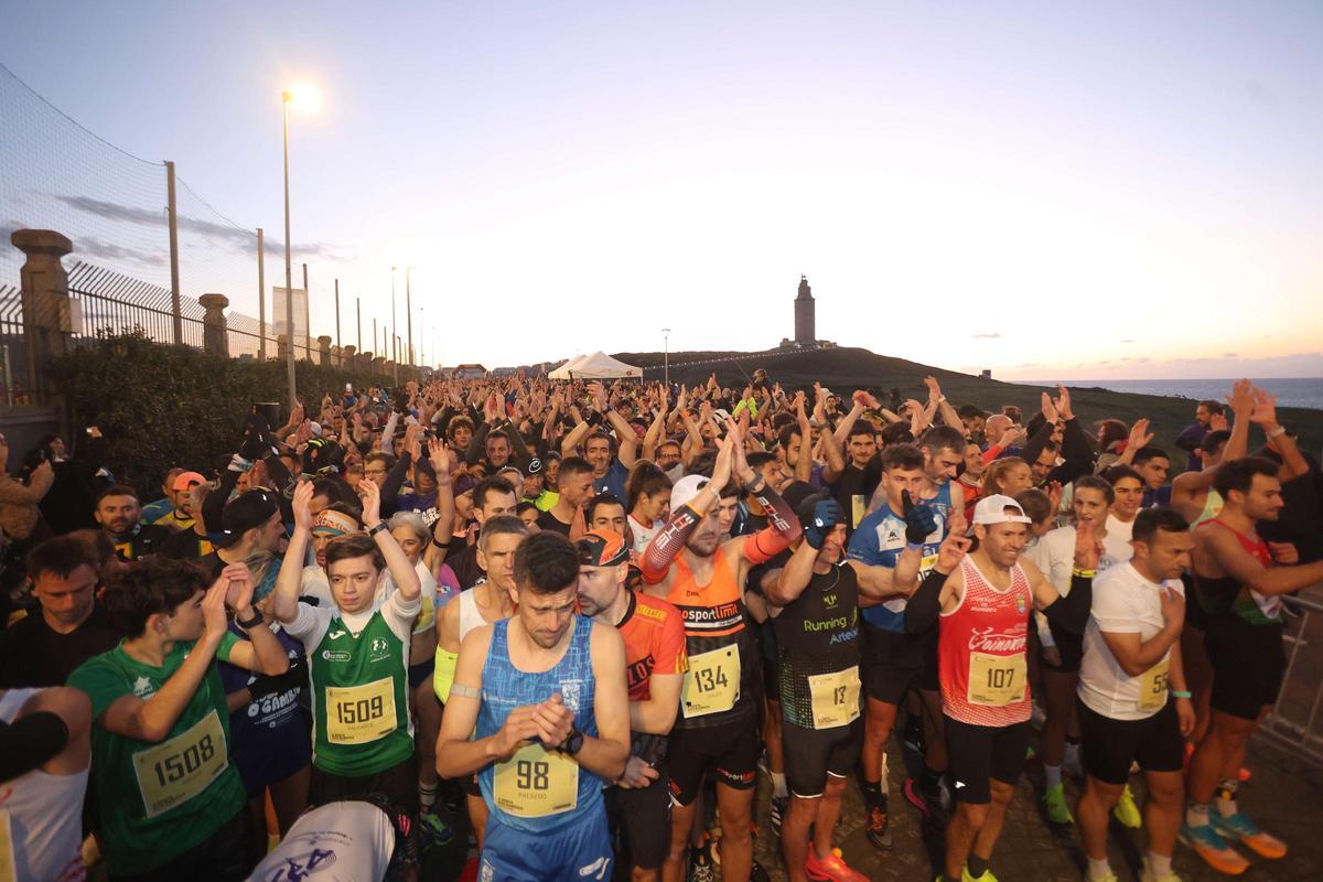 Salida de la carrera nocturna de la Torre de Hércules, el año pasado.