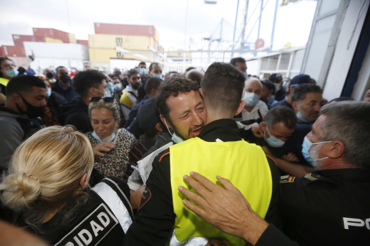 Las imágenes de los altercados en el Puerto de Alicante por el ferry a Orán