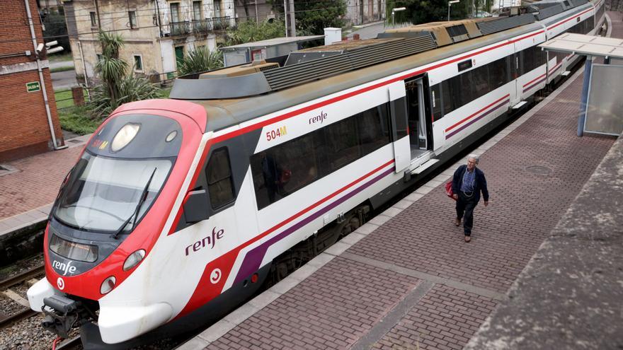 El descarrilamiento de un tren de mercancías corta la linea entre Gijón y Oviedo hora y media