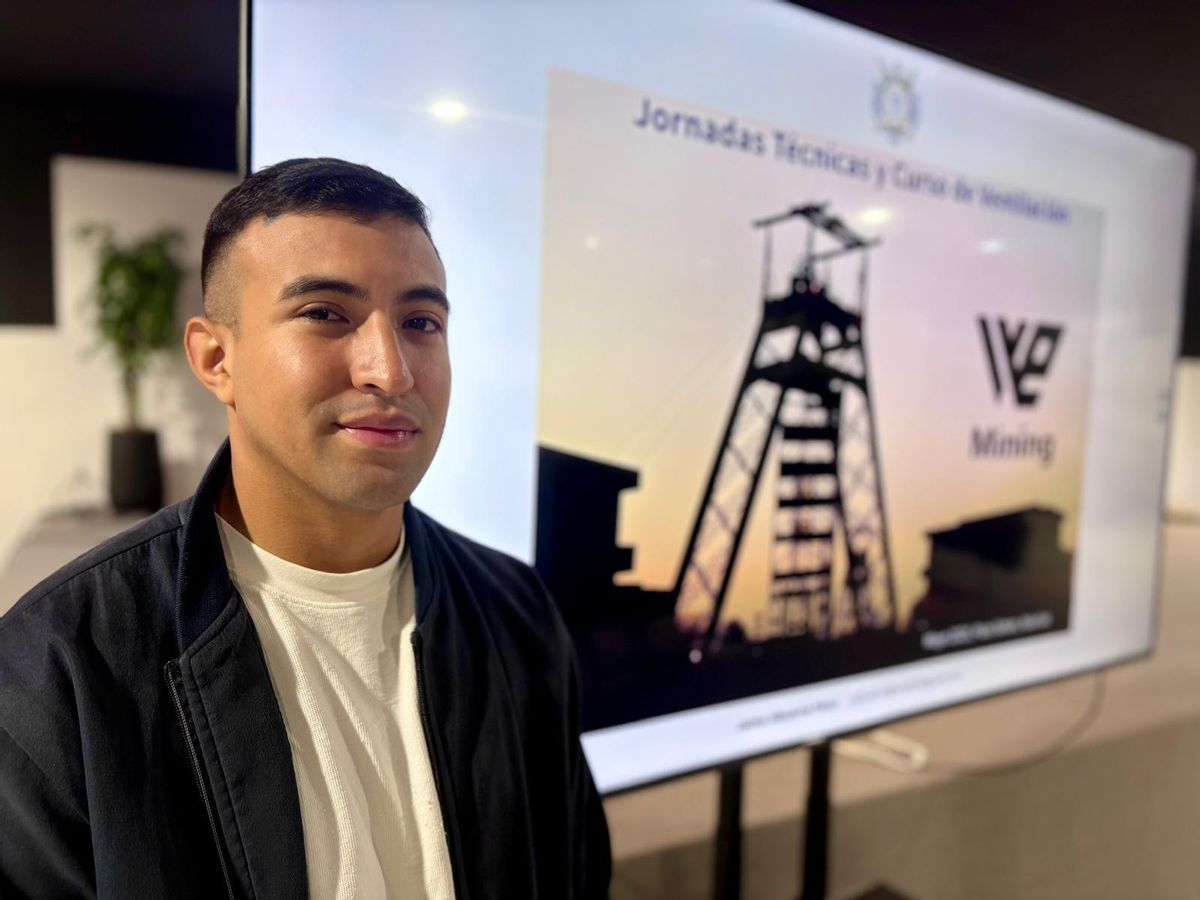 David Sánchez, ingeniero de minas colombiano que participa en unas jornadas en el pozo Sotón
