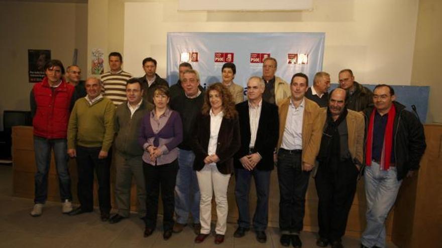Foto de familia de los secretarios de las agrupaciones locales del PSOE.