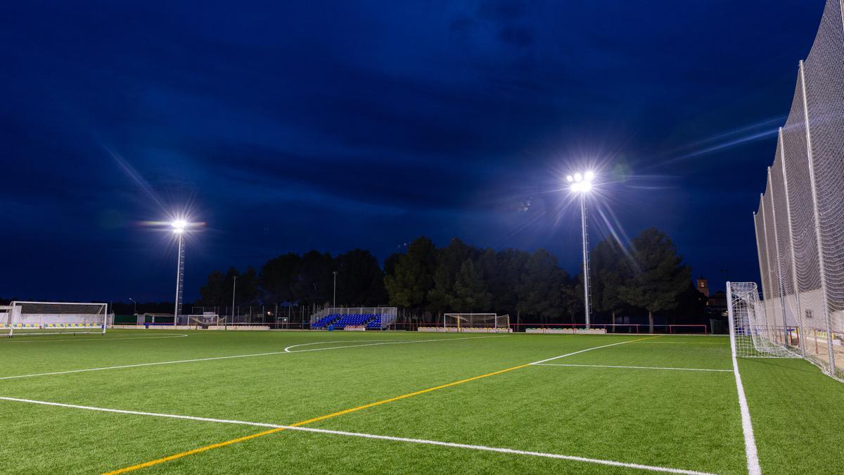 Luminarias de Moonoff en el campo de fútbol de El Toboso