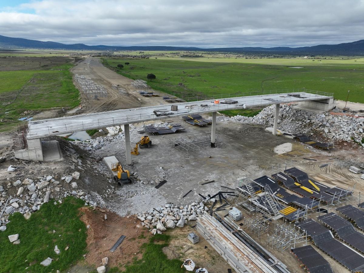 Galería | Así avanzan las obras de la futura autovía Cáceres-Badajoz Galería | Así avanzan las obras de la futura autovía Cáceres-Badajoz