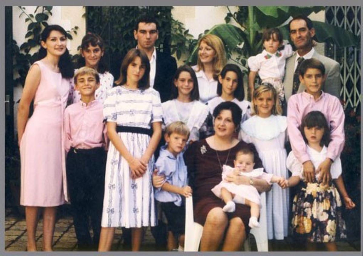 Fotografía real de la familia Bellido Durán. Varias de las hermanas crearon Flos Mariae.