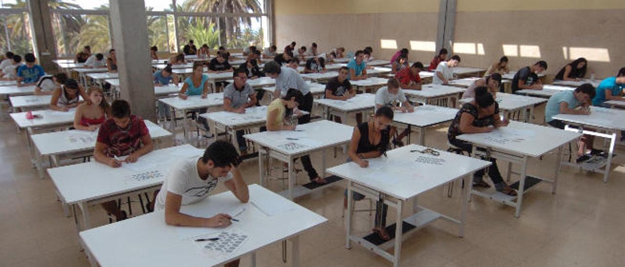 Canarias vincula el mal resultado de los  universitarios al impulso en investigación