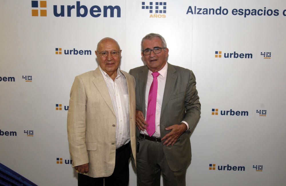 Algunos de los asistentes al 40º aniversario de Urbem.