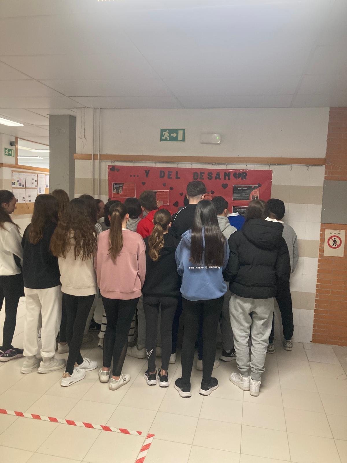 Corazones y Cifras: El IES Ítaca de Zaragoza disecciona el impacto de la "Economía del Amor"