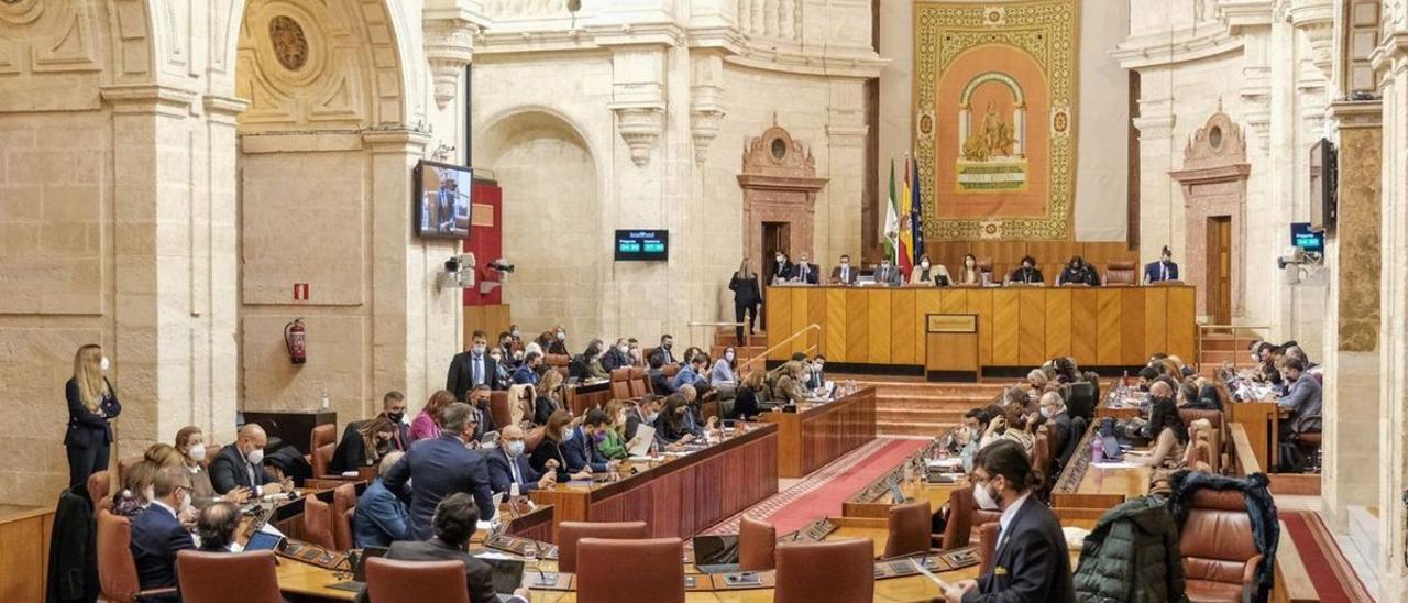 Celebración de una sesión del Pleno del Parlamento de Andalucía, en una imagen de archivo.