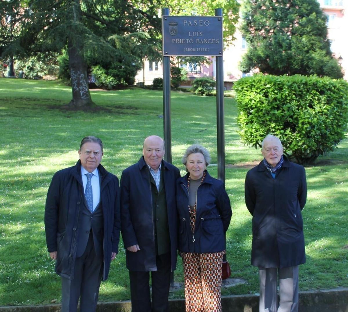 Alfredo Canteli, el fallecido Carlos Prieto y Pilar Rojo.