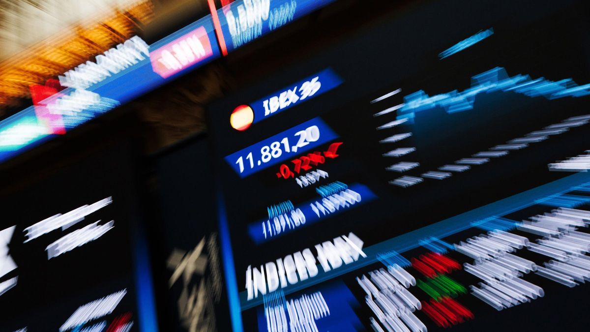 Paneles del Ibex en el Palacio de la Bolsa de Madrid, a 30 de septiembre de 2024, en Madrid (España).