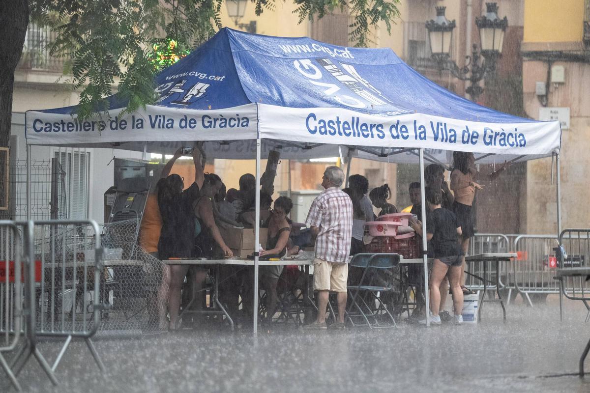 Las lluvia y la tormenta llega a la ciudad de Barcelona Las lluvia y la tormenta llega a la ciudad de Barcelona