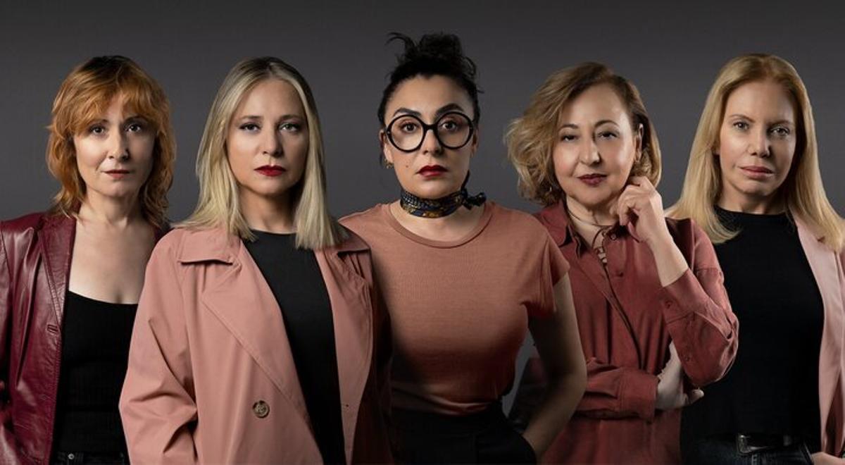 De izq., a dcha., Nathalie Poza, Pilar Castro, Candela Peña, Carmen Machi y Cecilia Roth, protagonistas de 'Furia'.