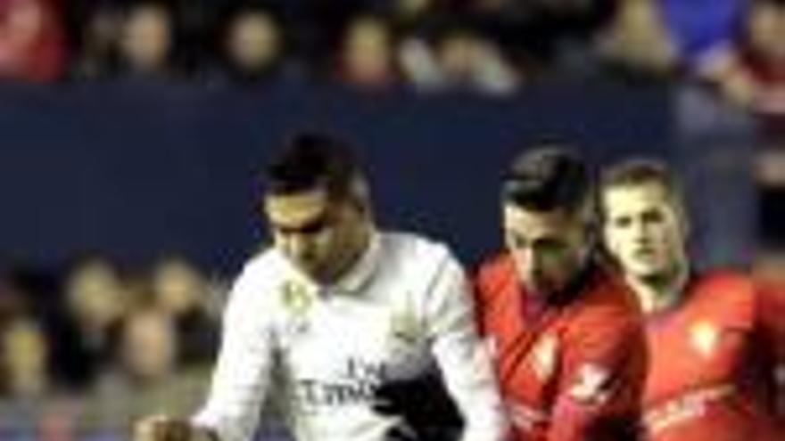 El cuer posa en alerta un Madrid que decideix a la segona meitat