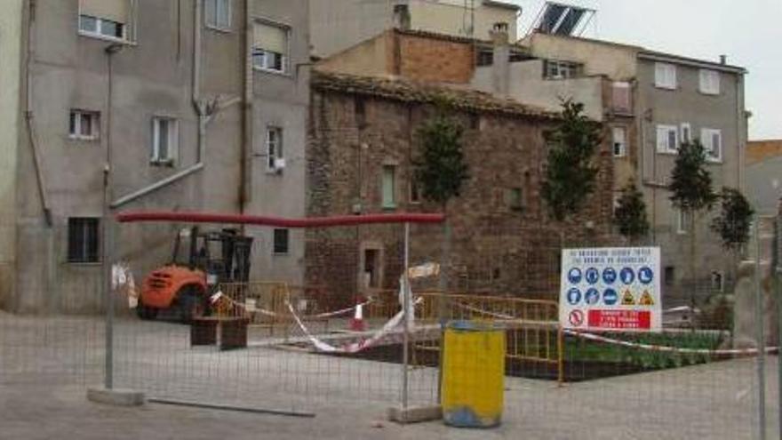 Les obres de la part posterior de la plaça de l&#039;Ajuntament de Sant Fruitós encaren la recta final