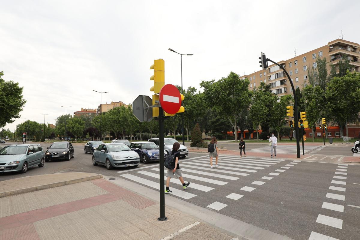 SEMAFORO PARA CIEGOS. PASO DE PEATONES, VALLE DE BROTO CON GERTRUDIS GOMEZ DE AVELLANEDA