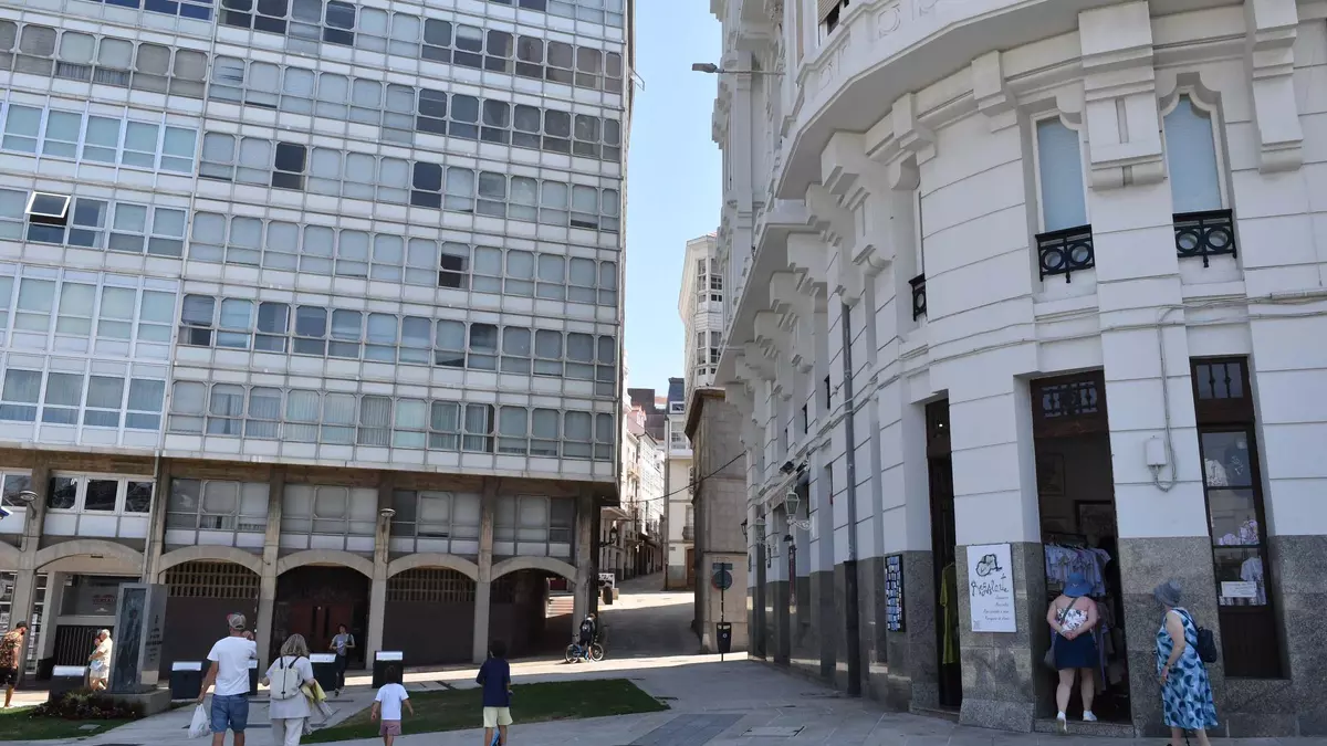 Las religiosas de María Inmaculada venden su sede de A Coruña al impulsor del Hotel Hilton y Marineda