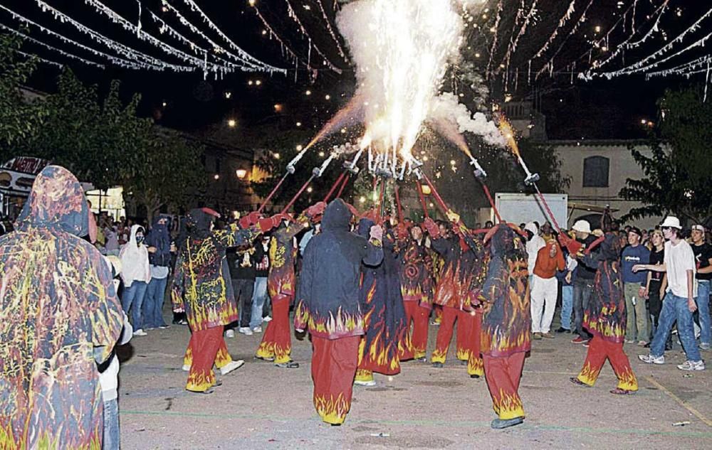 Un correfoc en Sant Joan que nace del agua