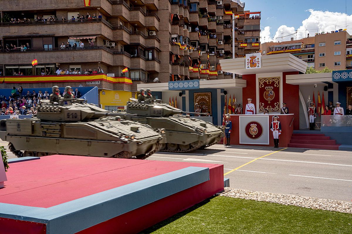 La Brigada Guzmán el Bueno X, participa en el Desfile del Día de las Fuerzas Armadas