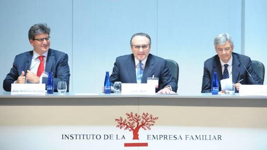 Casi la mitad de las empresas familiares españolas prevé crear empleo este año