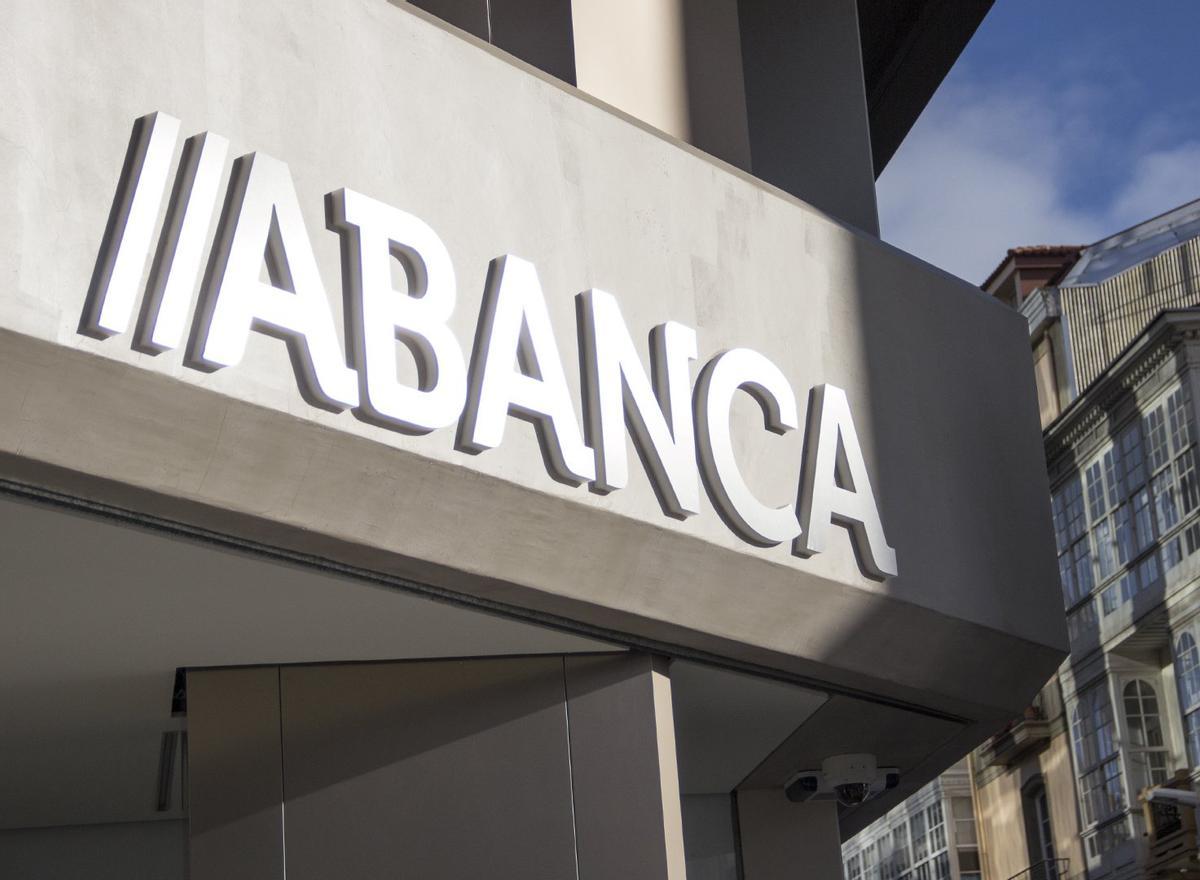 Fitch sube, por segunda vez consecutiva en doce meses, el rating de Abanca