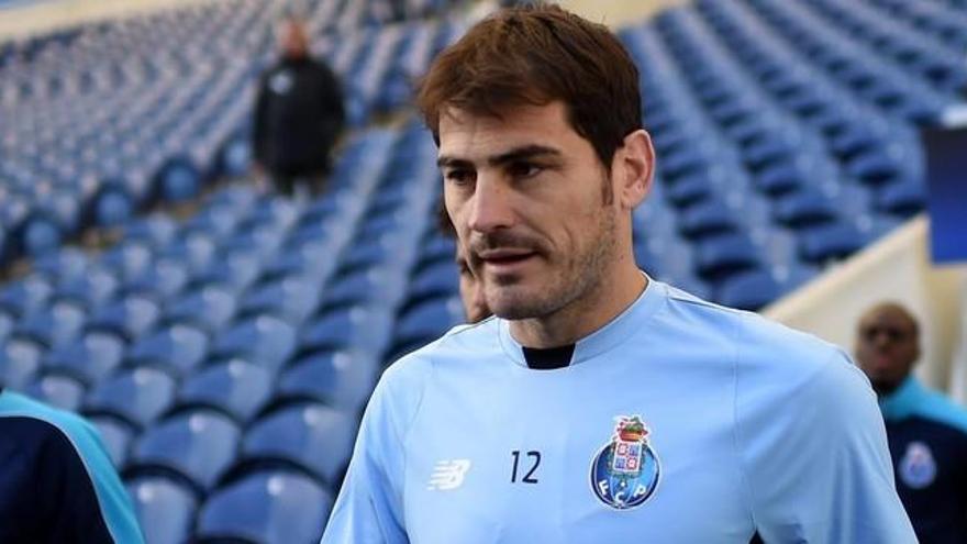 Casillas seguirá en el Oporto hasta el 2018