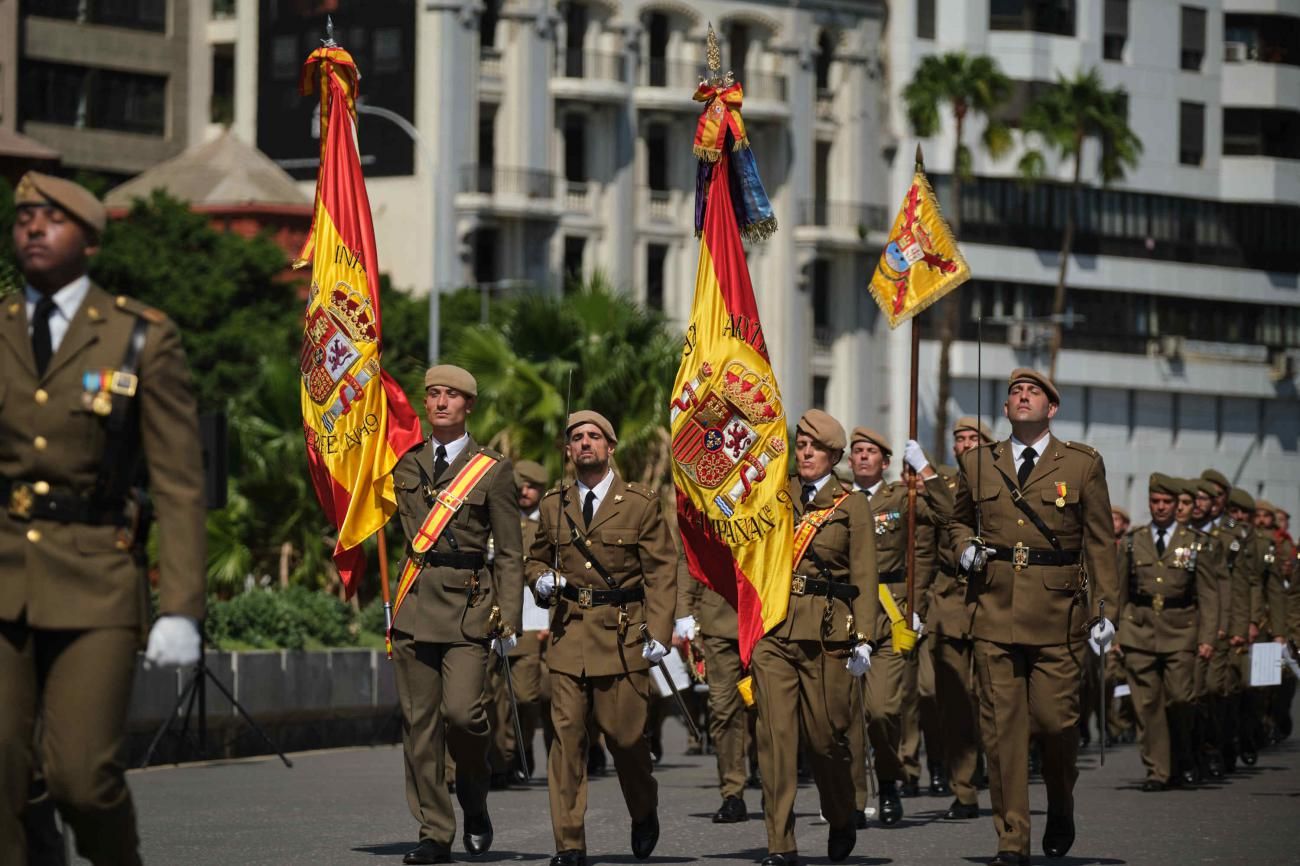 Jura de Bandera de civiles en Santa Cruz