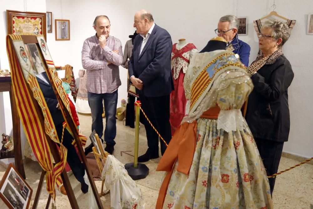 75 años de indumentaria en la falla Plaza Luis Cano